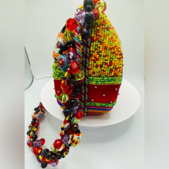 Mary Frances heavily beaded bag, oriental theme. - Picture 5 of 8